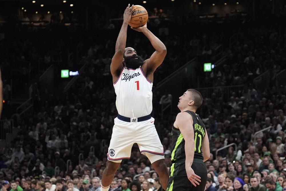 英超联赛：阿申纳以2比2踢和利物浦.