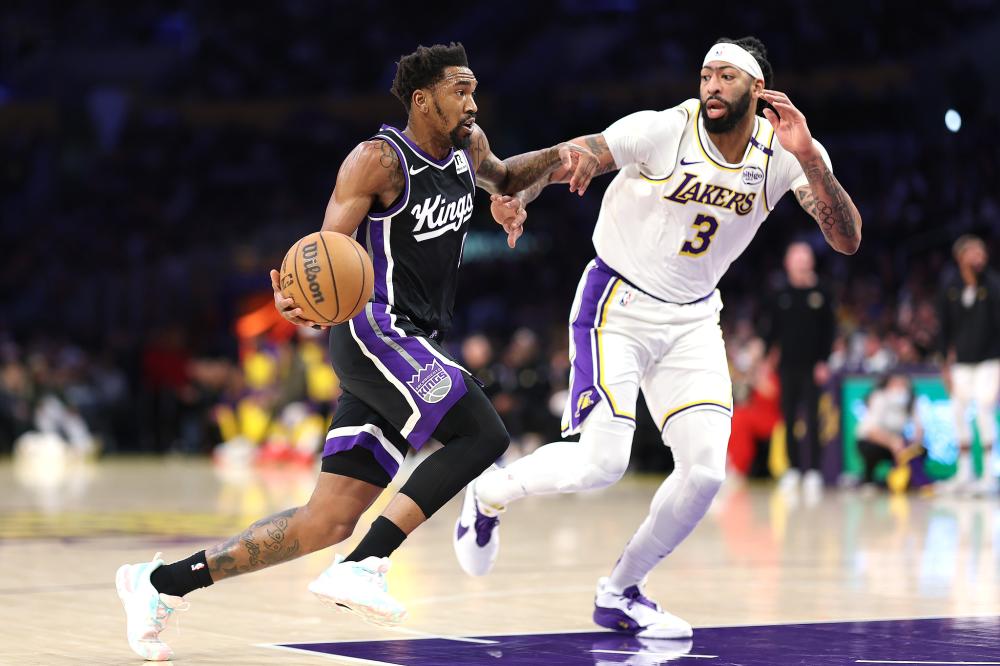 拼抢中被裁 拼抢中被裁